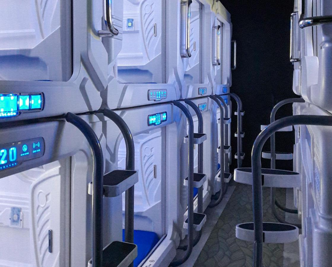 Bangau - Short Term Rest Area Capsule Hotel 雪邦 外观 照片